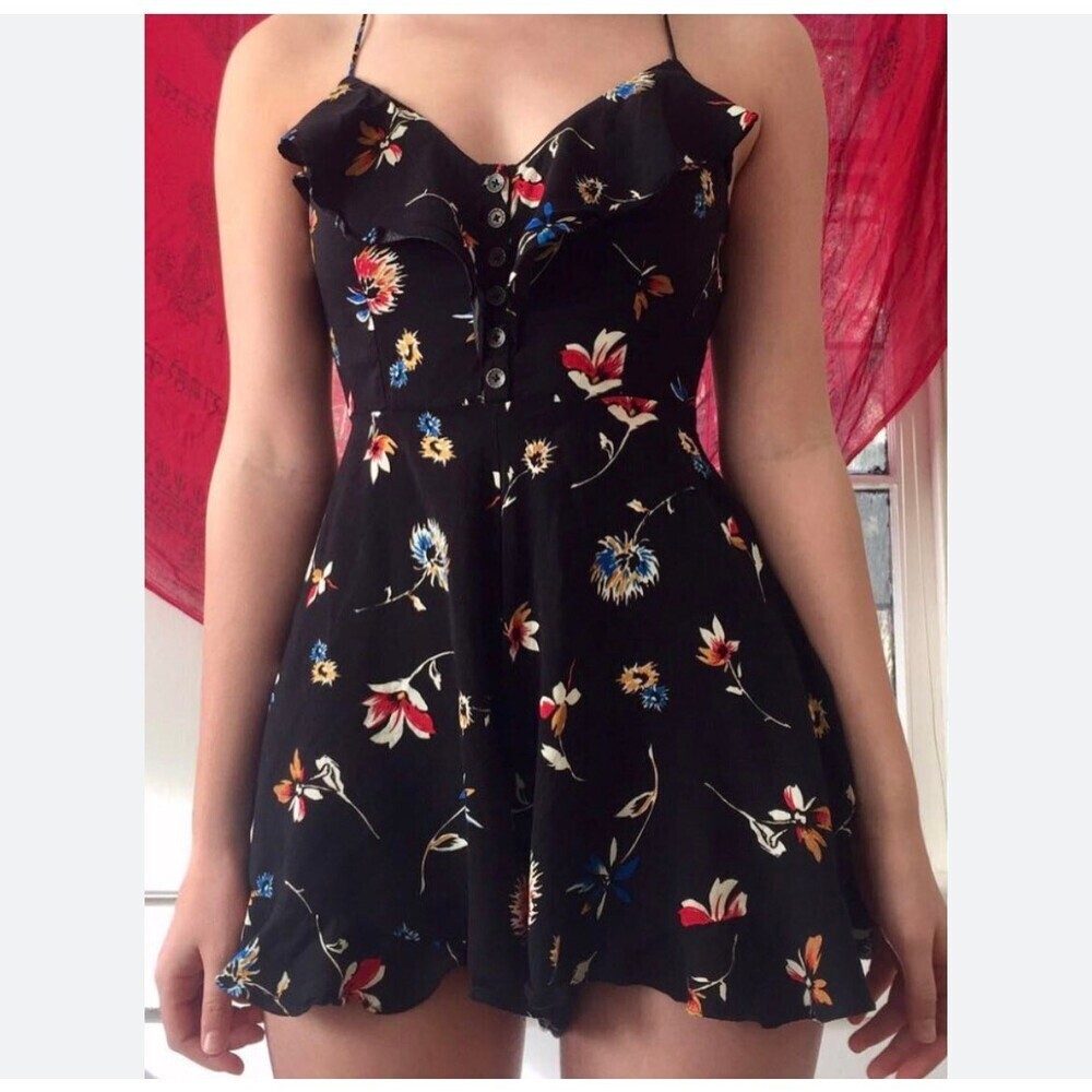 Kimchi Blue Urban Outfitters Floral Printed Romper Dress black floral print SZ 2